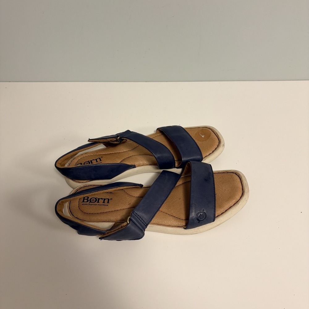Born Navy Leather Flat Sandals Size 6 Strappy Open Toe Comfortable